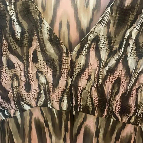 🔥Laundry by Shelly Segal 6/$20. OR. 10.$40. Woman’s coverup “laundry “. Sm/med - Picture 2 of 9